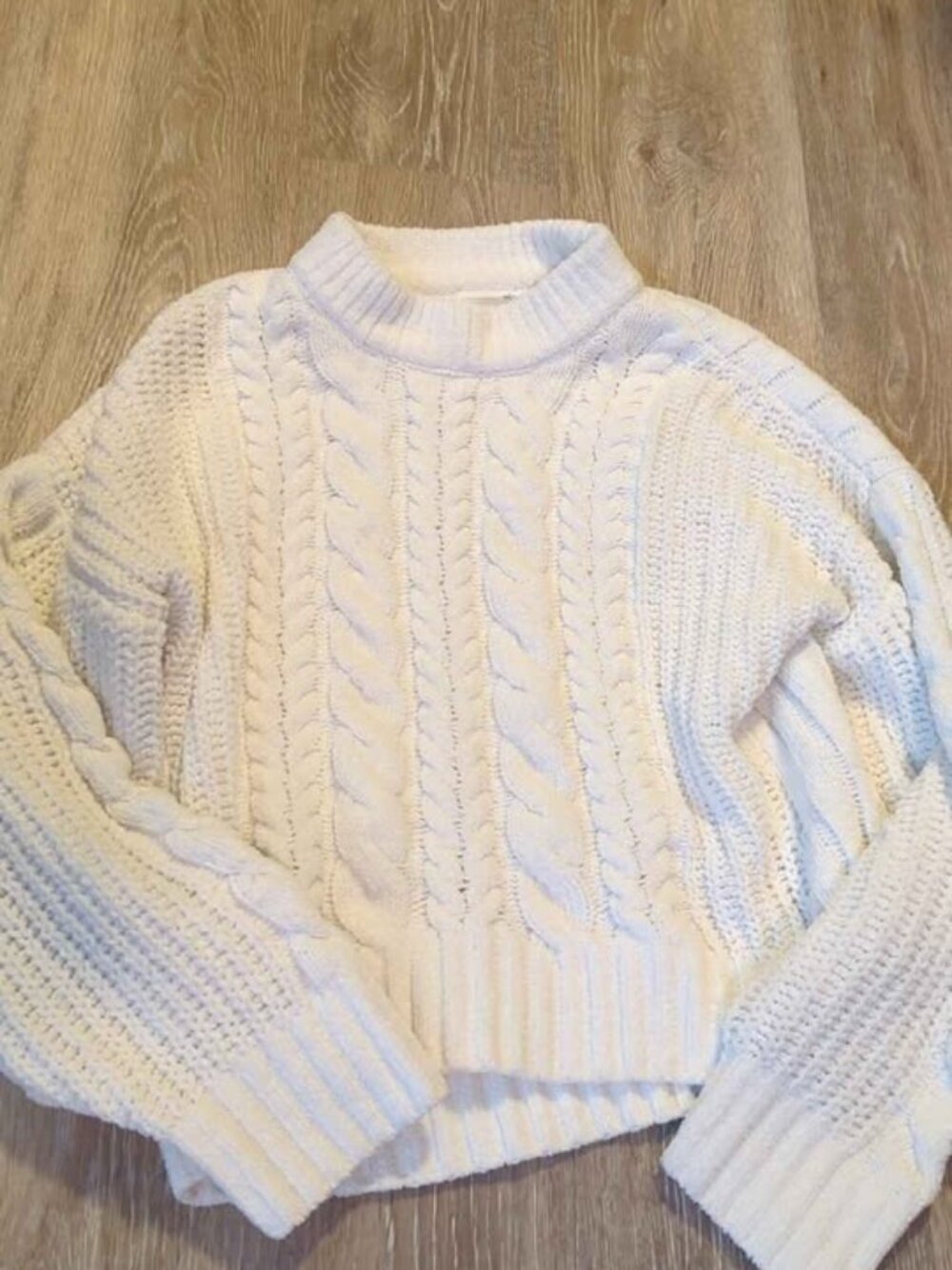 Abercrombie Kids White Cable Knit Sweater 9/10